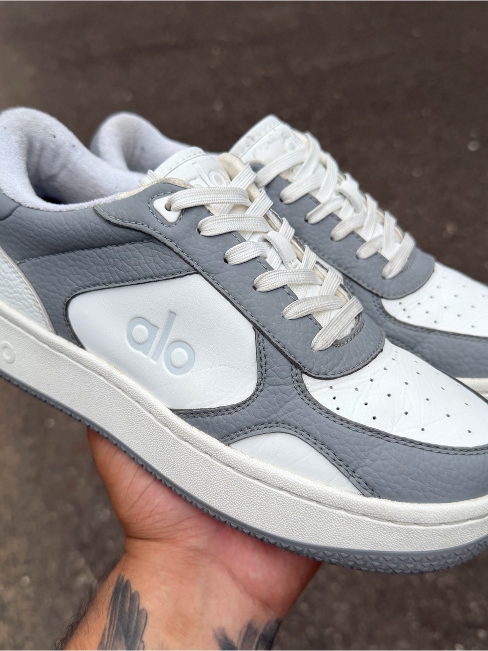 ALO Recovery Mode Sneakers Sz 7 Womens